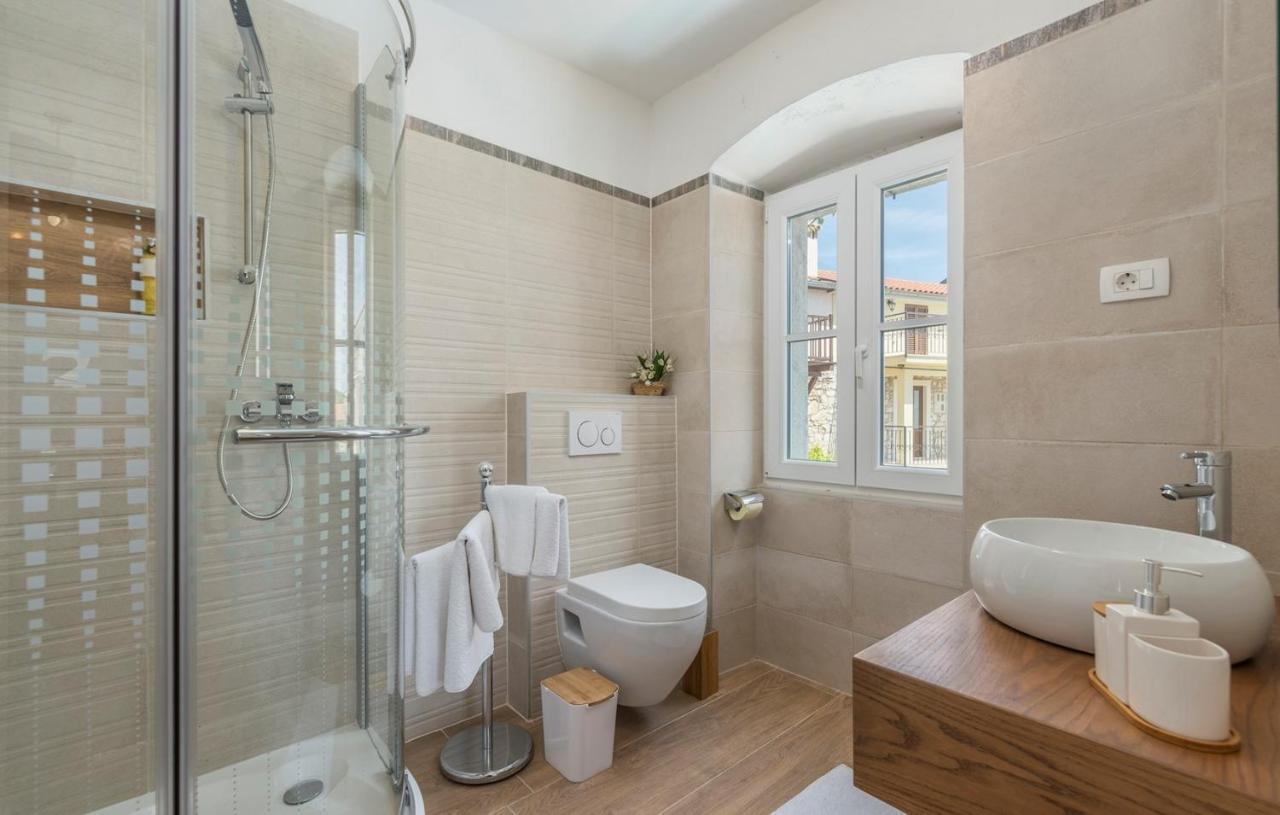 Beautiful Stone House - Villa Parentium With Private Pool Dračevac Екстериор снимка