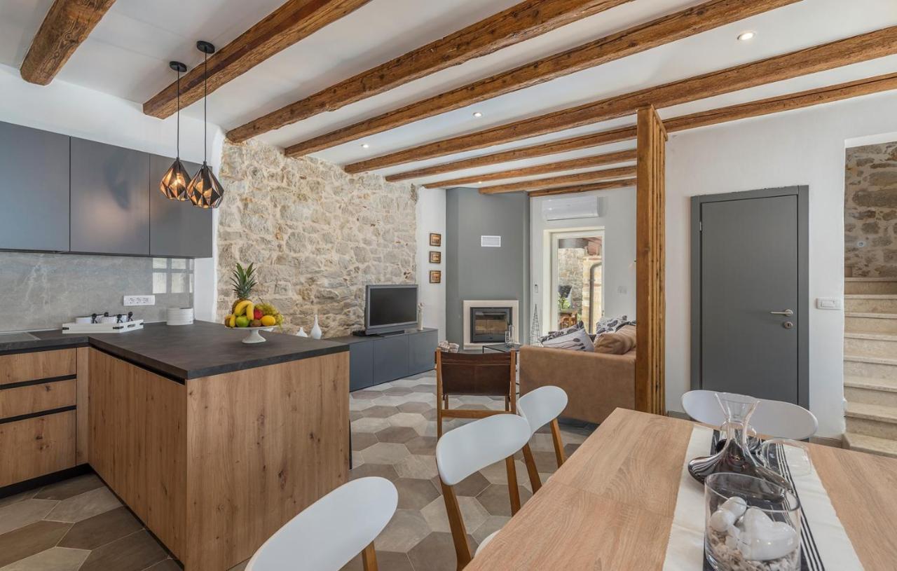 Beautiful Stone House - Villa Parentium With Private Pool Dračevac Екстериор снимка