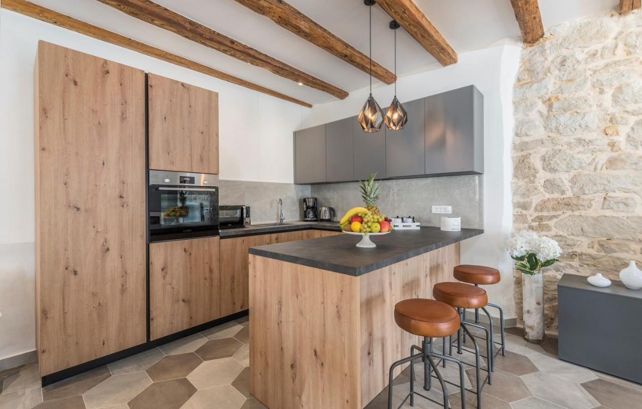 Beautiful Stone House - Villa Parentium With Private Pool Dračevac Екстериор снимка