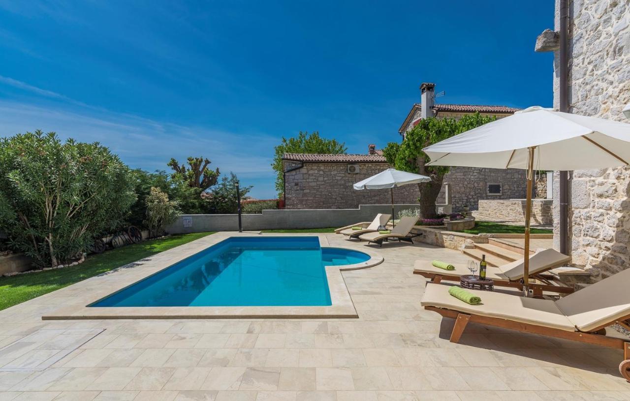 Beautiful Stone House - Villa Parentium With Private Pool Dračevac Екстериор снимка