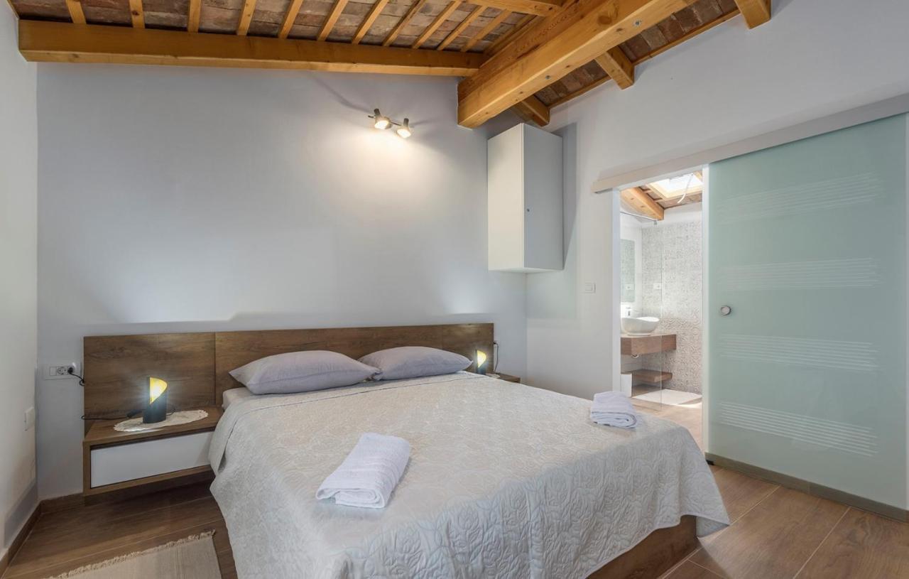 Beautiful Stone House - Villa Parentium With Private Pool Dračevac Екстериор снимка
