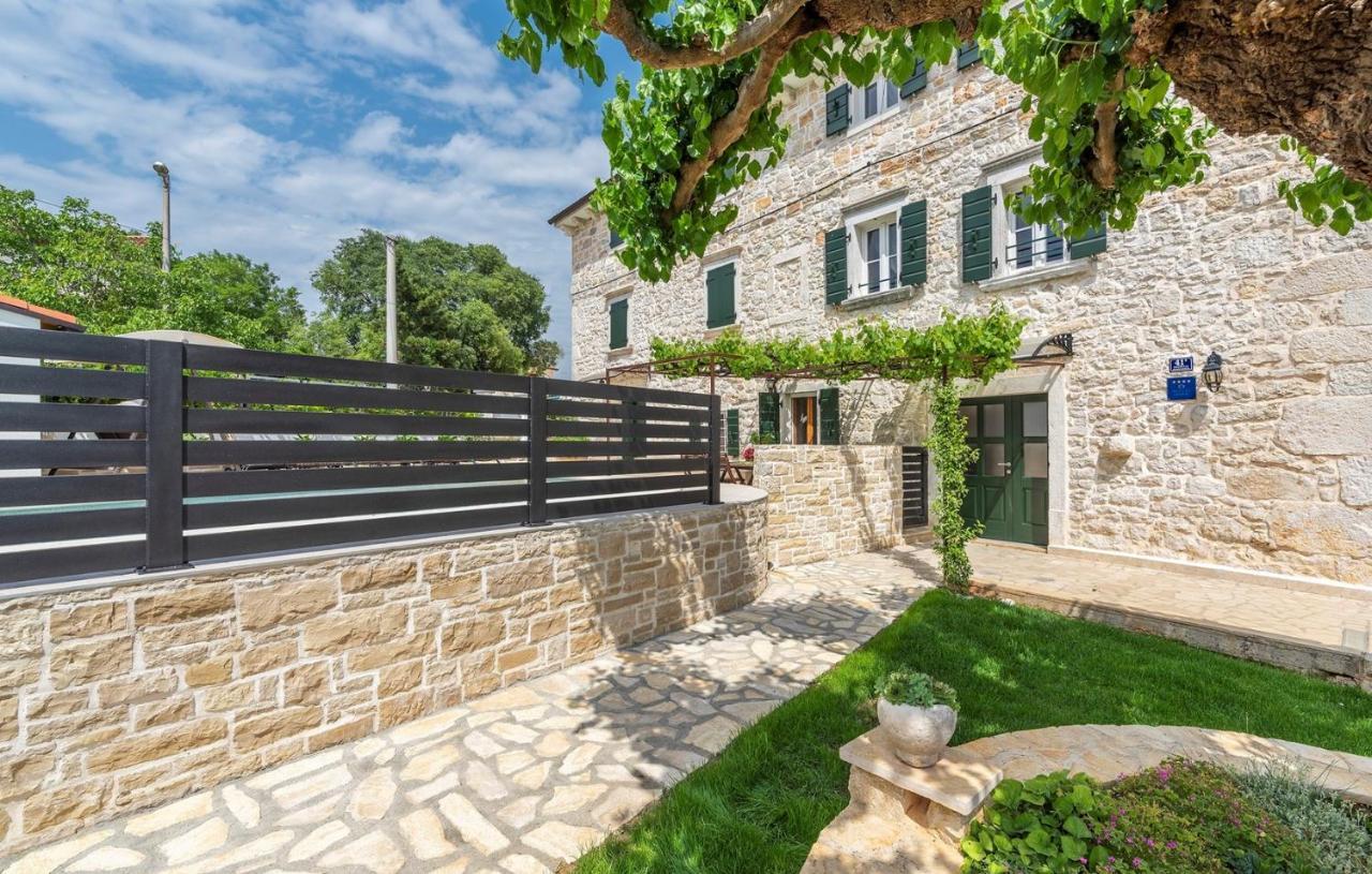 Beautiful Stone House - Villa Parentium With Private Pool Dračevac Екстериор снимка